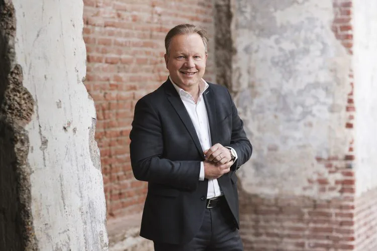 Ton  van Veen